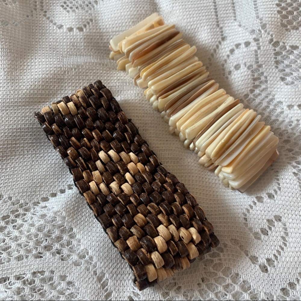 Two bracelets, Wooden & Shell - Picture 2 of 4